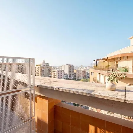 Oberdan Panorama - Modern Penthouse Aparthotel Bari